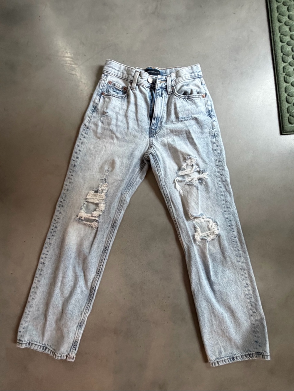 Aeropostale High Rise Baggy Distressed Light Wash Jeans Size 2